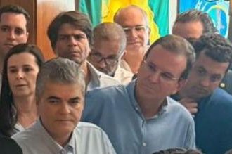 Eduardo Cavaliere, Jane Reis, Washington Reis, Pedro Paulo, Eduardo Paes e Netinho Reis na sede do MDB