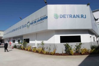 Fachada da unidade do Detran-RJ na Barra da Tijua