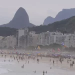 Calor de até 34°C e pancadas de chuva marcam o fim de semana no Rio
