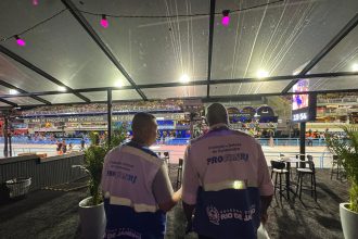 Sete camarotes são autuados pelo Procon estadual durante os desfiles na Sapucaí