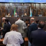 Plenário da Alerj durante sessão em que deputados cobraram providências após o estupro coletivo de uma adolescente de 13 anos em São João de Meriti, na Baixada Fluminense.