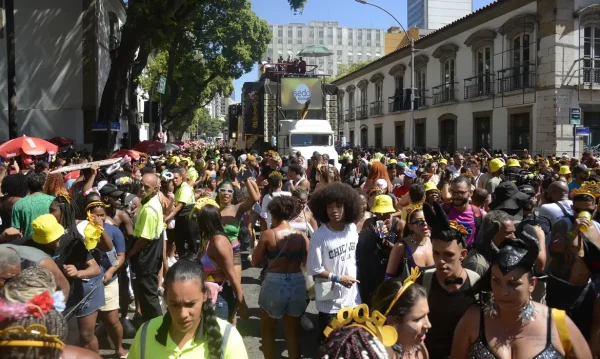 Sete mil policiais reforçam a segurança dos grandes eventos que vão do ‘carnaval ao futebol’ neste fim de semana no Rio