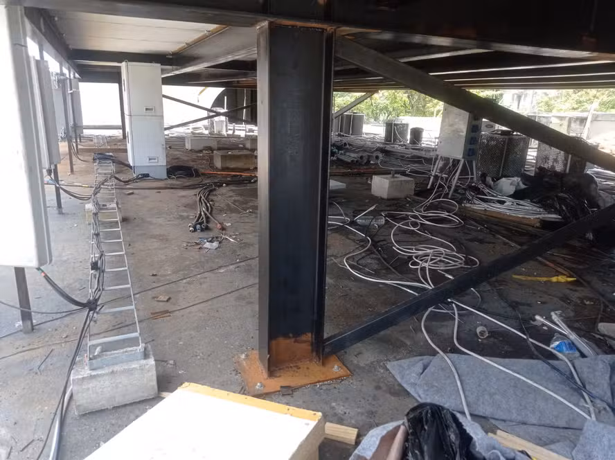 Estruturas temporárias estariam sendo instaladas sem autorização no Sambódromo.