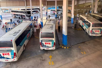 Ônibus intermunicipais em terminais do Rio