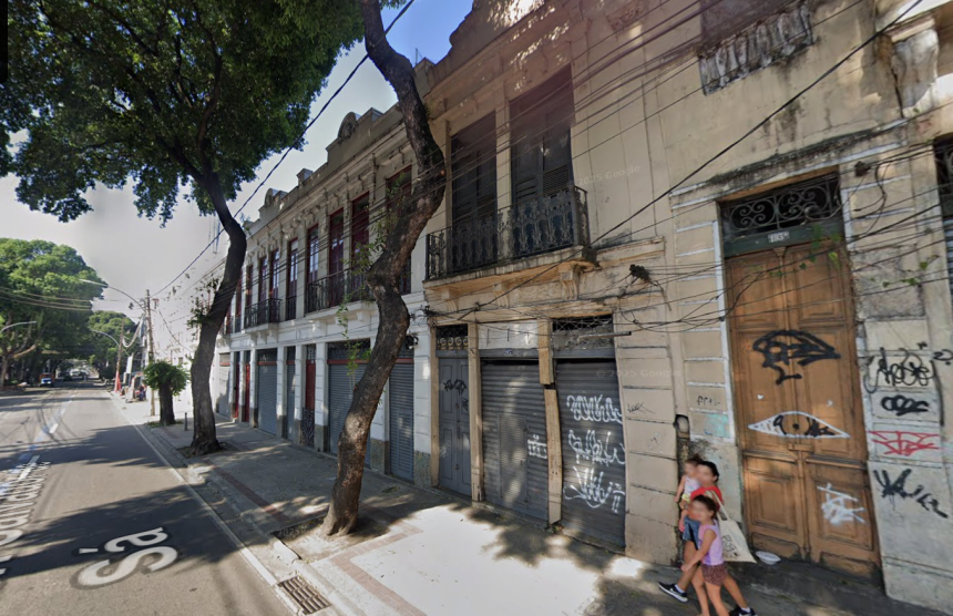 Fachada de prédios na Rua Salvador de Sá, no Centro do Rio