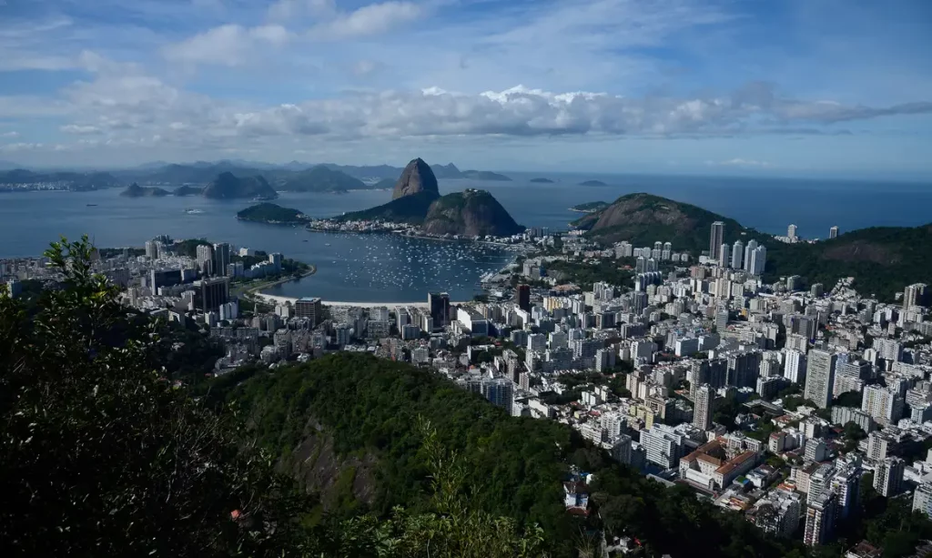 Bora lá comemorar: Rio celebra 461 anos com missa, samba, feijoada e ‘o maior brinde da cidade’