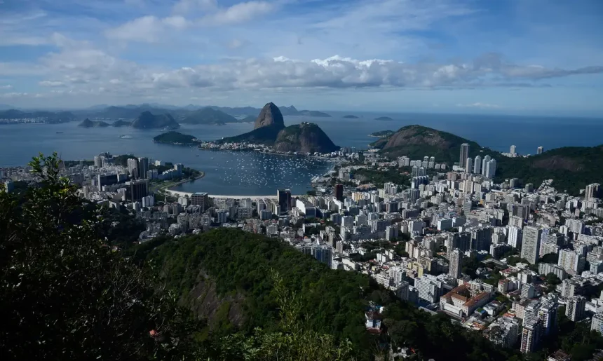 Bora lá comemorar: Rio celebra 461 anos com missa, samba, feijoada e 'o maior brinde da cidade'