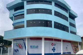 Fachada da sede da Secretaria de Saúde de Maricá