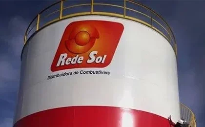 Tanque de combustível da Rede Sol, uma das empresas que venceu a licitação dos combustíveis de ônibus do Rio
