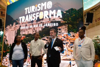 Marcelo Freixo apresenta, na BTL Lisboa, a série “Turismo Transforma – Favelas do Rio”, ao lado de lideranças comunitárias que participam como coexpositoras no estande brasileiro.