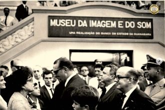 O governador da Guanabara, na inauguração do Museu da Imagem do Som (MIS) em 1965: preservação da memória e da identidade carioca (Foto: Reprodução / Acervo MIS