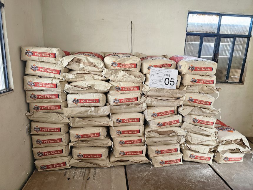 Depósito de farinha operado por traficantes em Caxias