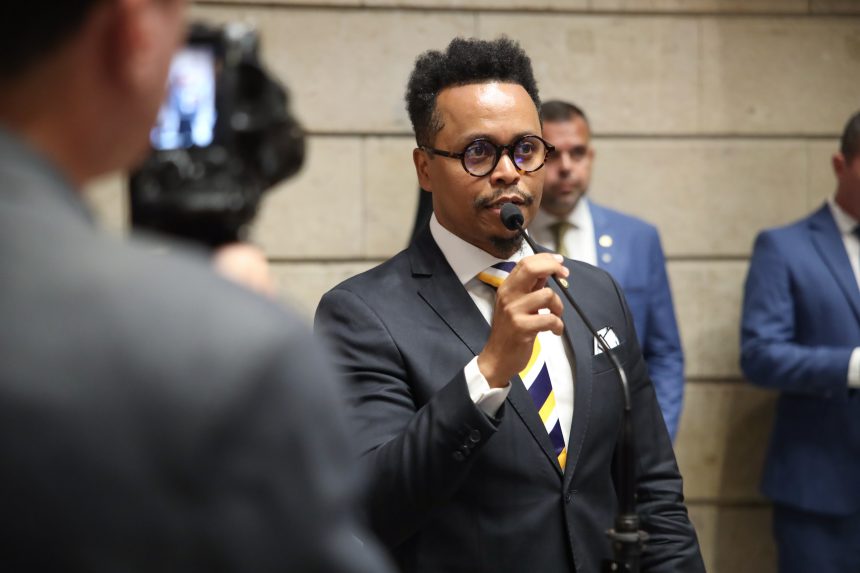 Bancada do PL e base de Paes entram em choque na Câmara do Rio; disputa pelo governo é o pano de fundo