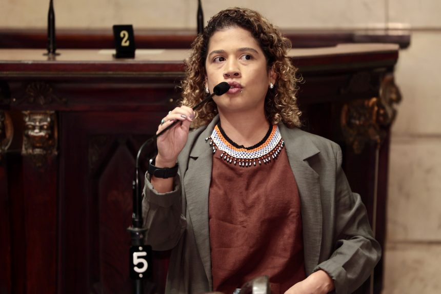 Estupro coletivo de adolescente em Copacabana ganha repercussão na Câmara do Rio