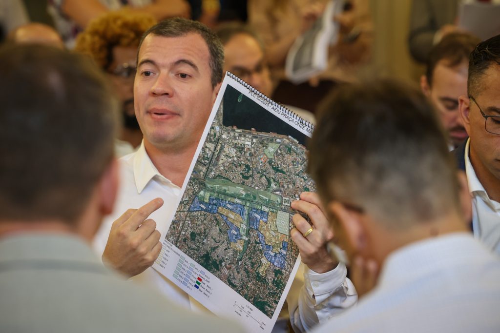 Vereadores levam preocupações à prefeitura sobre o projeto Praça Onze Maravilha 64 55179148677 07b9f5bbd7 o