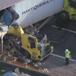 Colisão de caminhões na Via Dutra