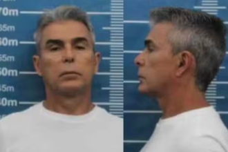 Rogério de Andrade, que também é alvo de mandado, junto de policiais