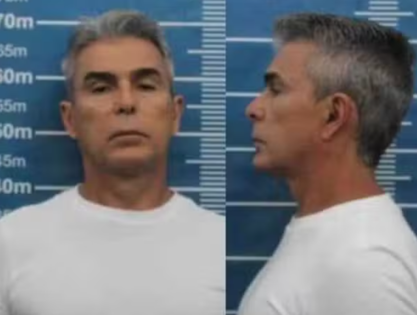 Rogério de Andrade, que também é alvo de mandado, junto de policiais