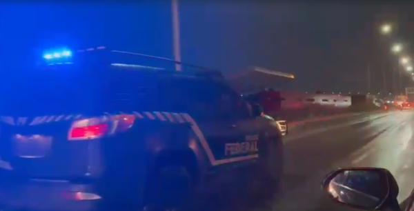 Viatura da PF em operação contra policiais militares suspeitos