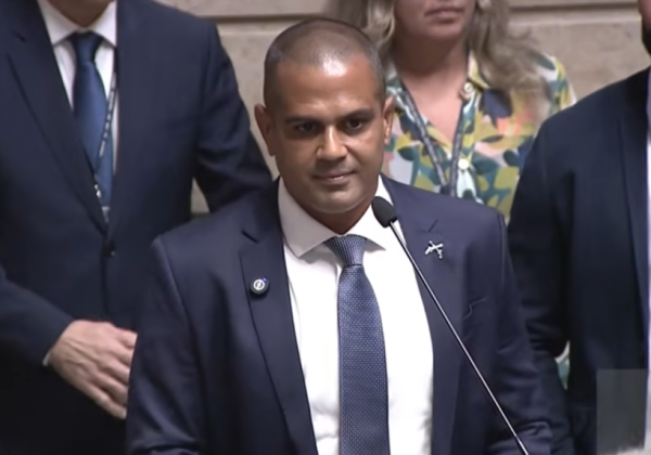 Chagas Bola, do PL, toma posse como vereador na Câmara do Rio e assume o lugar de Diego Faro