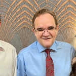 Paes reforça laços com líderes da gigante Assembleia de Deus em Madureira