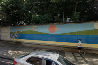 Muro na Praça Sarah Kubitschek, em Copacabana