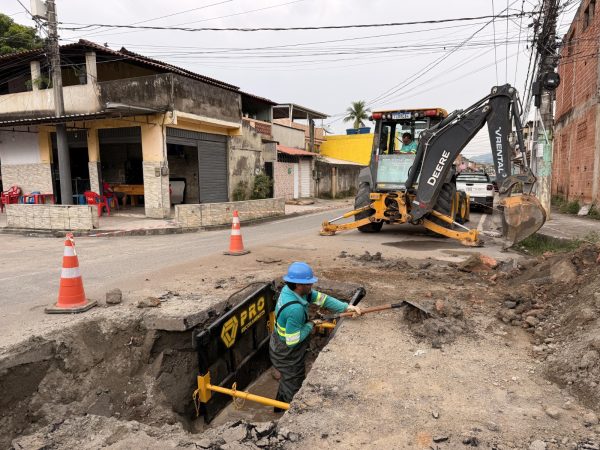 Implantação de 20 km de rede de abastecimento amplia o acesso à água tratada para 30 mil moradores de Belford Roxo