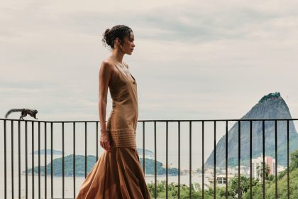 Após a pausa de uma década do evento e tentativa de relançamento em 2016 sob outro nome, a semana de moda do Rio de Janeiro retorna ao Píer Mauá