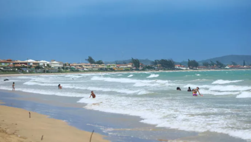 Praia Rasa, na divisa entre Armação do Búzios e Cabo Frio