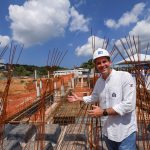 Prefeito Eduardo Cavaliere inicia mandato nas obras do BRT na Zona Oeste e promete seguir no caminho de Paes