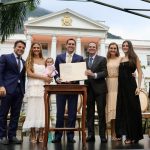 De Eduardo para Eduardo: Paes passa o bastão da prefeitura a Cavaliere e dá o tom de sua campanha ao governo do estado