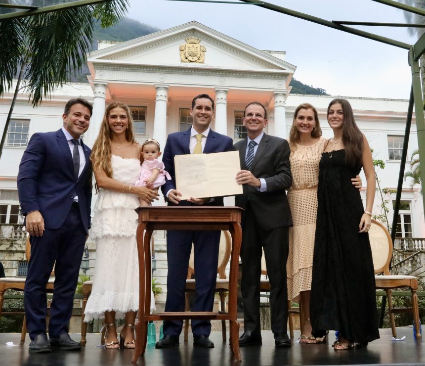 De Eduardo para Eduardo: Paes passa o bastão da prefeitura a Cavaliere e dá o tom de sua campanha ao governo do estado