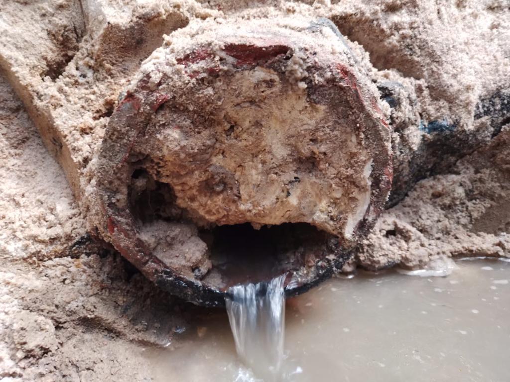 Tubulacao entupida por oleo solidificado.jpeg