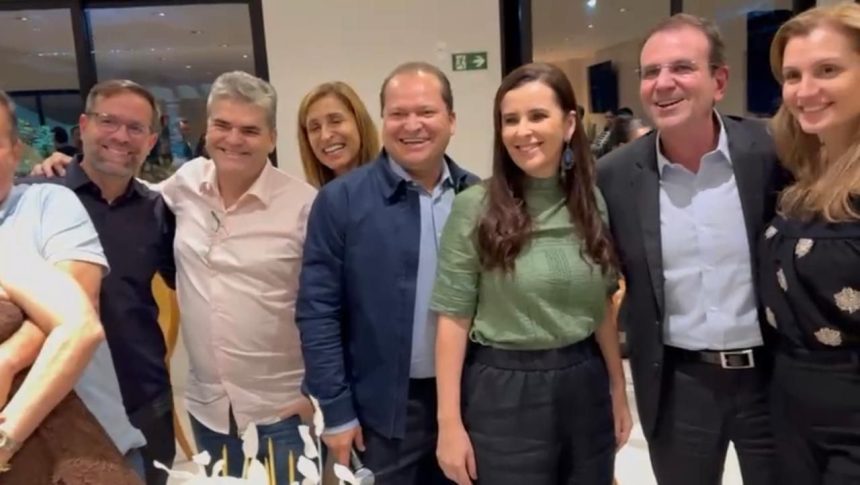 O chefe do clã, Washington Reis, cobrou o compromisso de Paes com a família, de construir um hospital em Caxias, caso a chapa saia vencedora das eleições – Foto/Reprodução