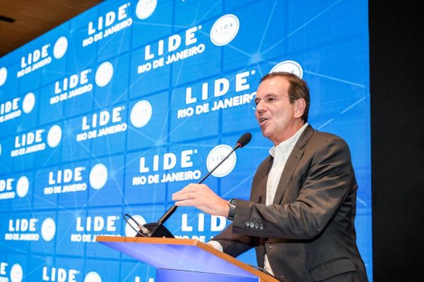 Em reunião com empresários, Paes convoca a elite para enfrentar os problemas do estado: 'é nossa responsabilidade' 48 O prefeito Eduardo Paes (PSD) discursa em evento do Lide