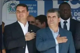 O presidente estadual do MDB, Washington Reis, e o senador Flávio Bolsonaro