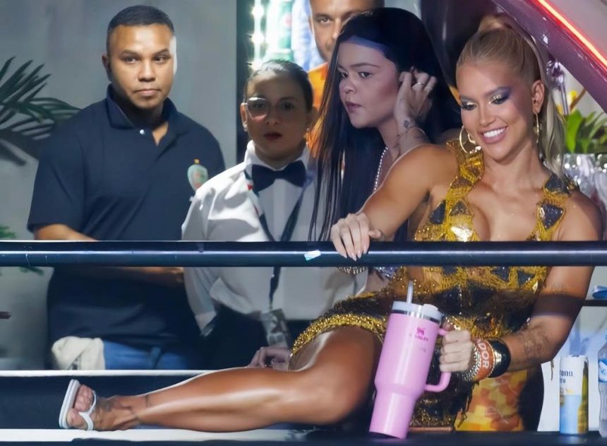 Virgínia Fonseca, a rainha de bateria da Acadêmicos do Grande Rio, no Camarote Arpoador