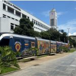 O VLT carioca circula com a propaganda do CREA AQUI: plataforma de ideias, parcerias e tecnologia