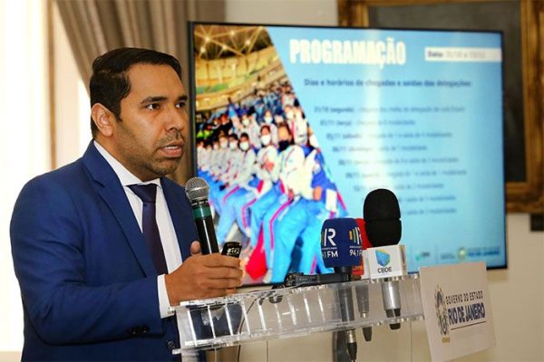 Alessandro Pitombeira Carracena teve novo mandado de prisão expedido, o que levou o prefeito Eduardo Paes a criticar o governo do estado nas redes sociais