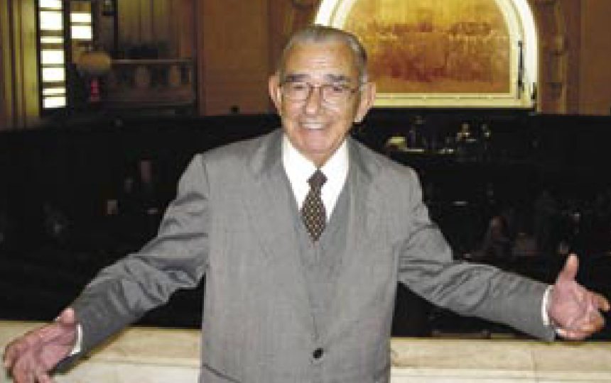 Pedro Fernandes Filho no plenário da Alerj