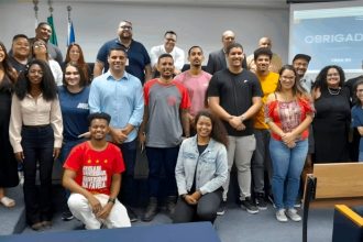 Estudantes de engenharia se reúnem em plenária na sede do CREA-RJ, no Centro do Rio