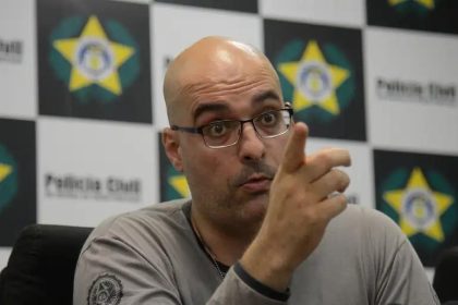 O secretário de Polícia Civil, Felipe Curi
