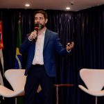 Paulo Loiola, estrategista e sócio da Baselab, fala no Congresso de Comunicação Política e Institucional (Compol Brasil)