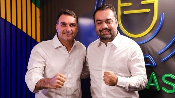 O senador Flávio Bolsonaro e o governador Cláudio Castro