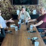 Freixo e Élika se reuniram com lideranças de policiais e bombeiros da reserva.