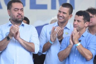 Fora da Secretaria das Cidades, Douglas Ruas segue Castro pelo interior do Rio em ritmo de pré-campanha ao governo