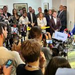 O governador Cláudio Castro na última entrevista coletiva antes de assinar a carta de renúncia