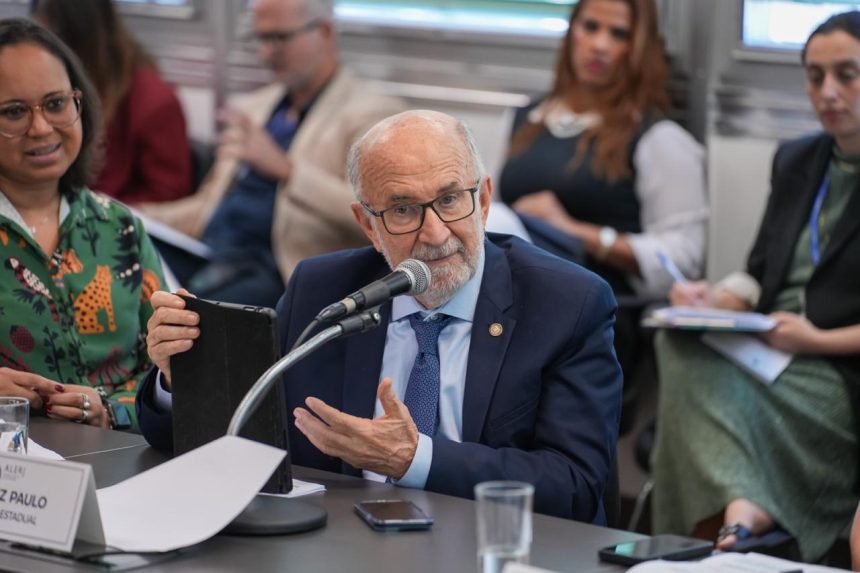Luiz Paulo, líder do PSD, pede vista na CCJ e adia a análise de emendas ao projeto que acelera indicações ao TCE