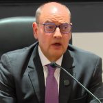 Eleição-tampão: governador interino adia convocação e envia ofício ao TSE para confirmar se será direta ou indireta