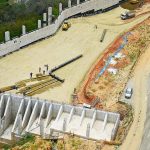 Obra da Cedae no Reservatório Novo Marapicu, do Sistema Guandu